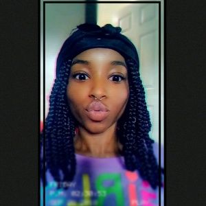 Meet your Posher, Kaila